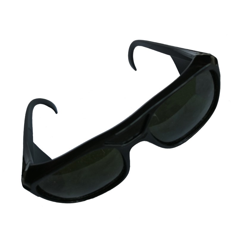 友盟AP-3305防沖擊防紫外線電焊防護(hù)眼鏡圖片2 友盟AP-3305防沖擊防紫外線電焊防護(hù)眼鏡圖片2