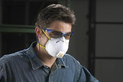 選擇工業防塵口罩預防粉塵及顆粒飛濺物對人體的傷害