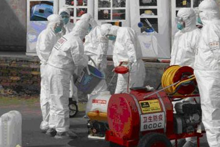 醫護人員使用個人防護用品預防病毒感染