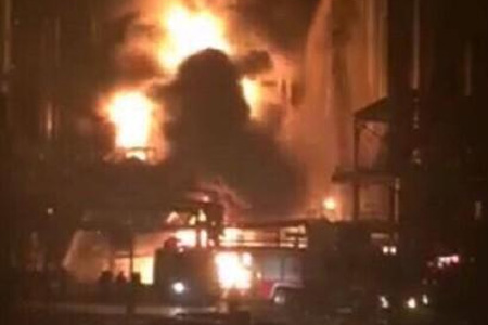 撫順一化工廠爆炸起火現(xiàn)場(chǎng)圖